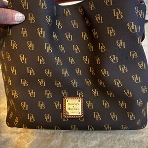 Dooney & Bourke Signature Brown Tote/crossbody